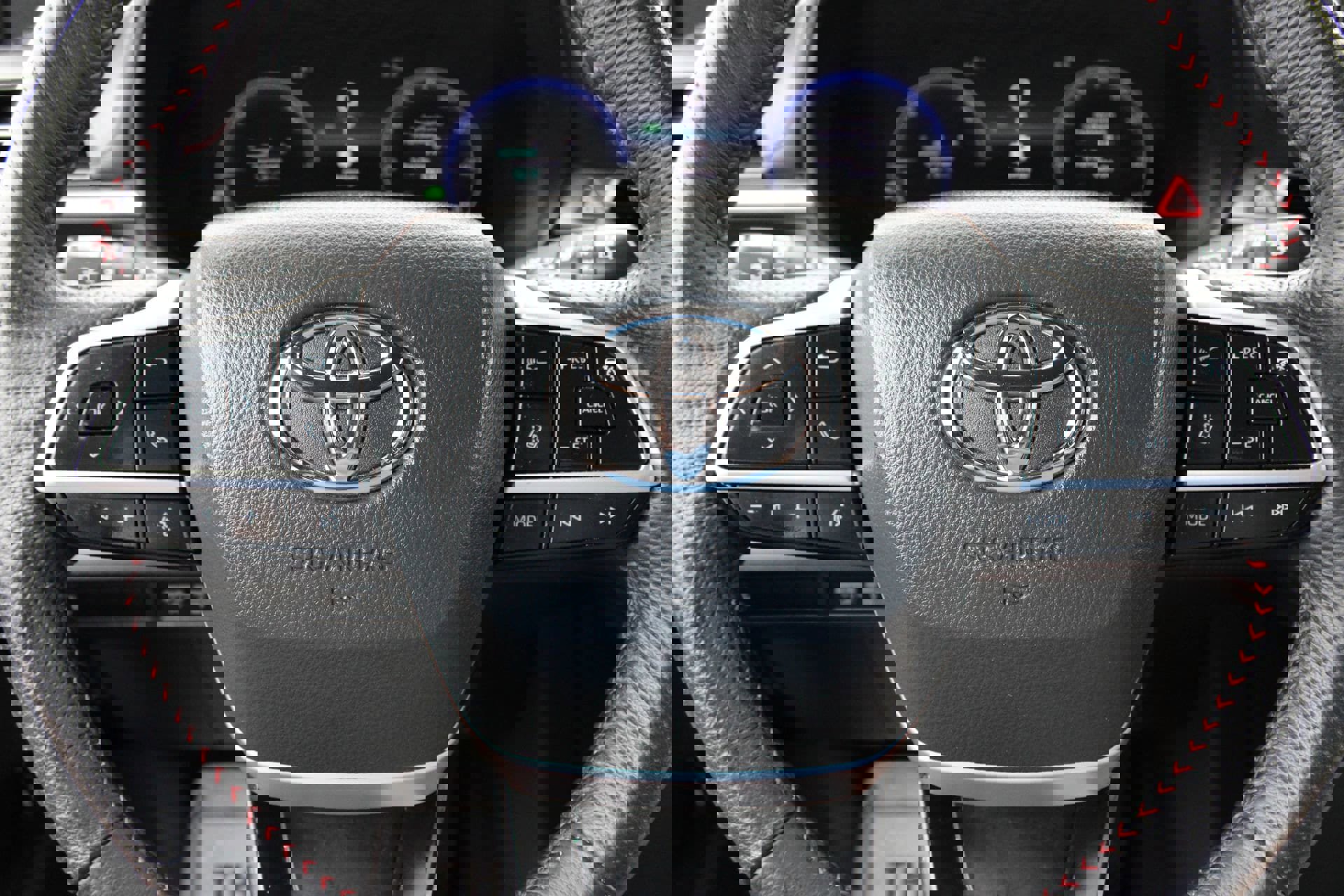 Used 2025 Toyota Sienna XSE w/ XSE Premium Package image 22