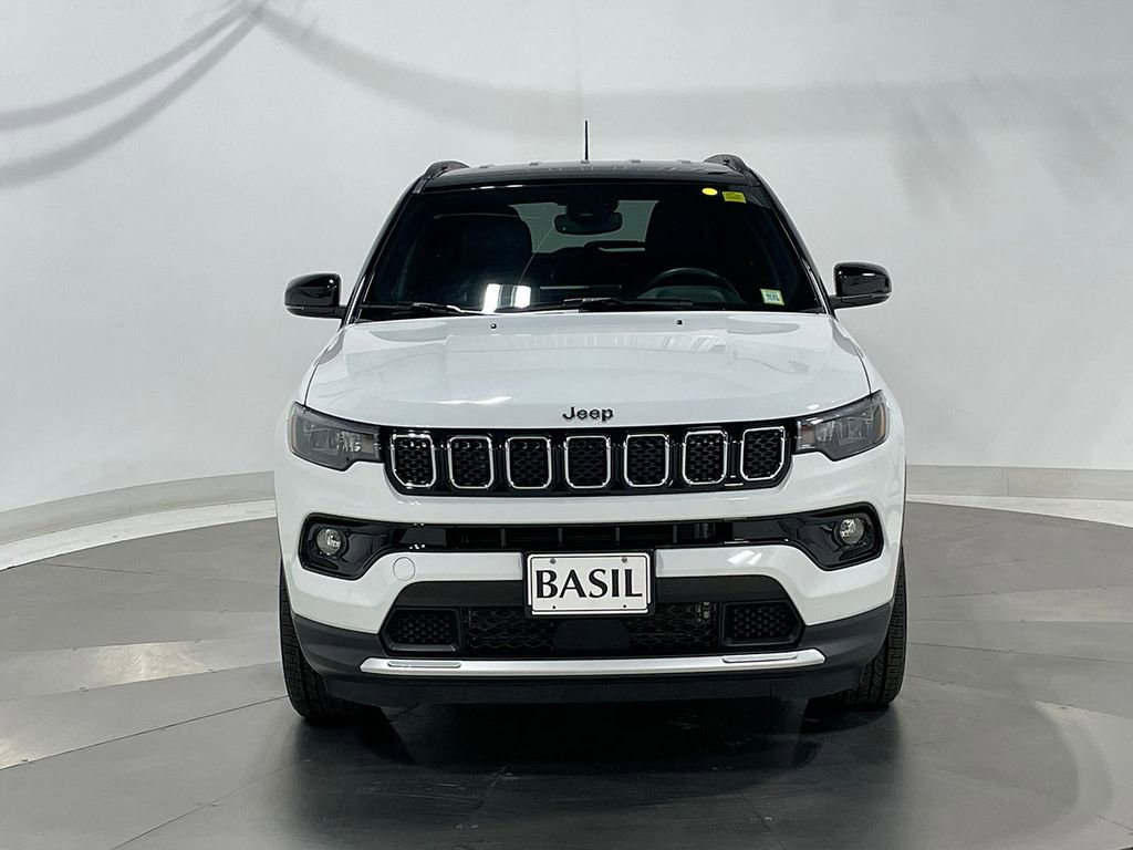Used 2023 Jeep Compass Limited image 9