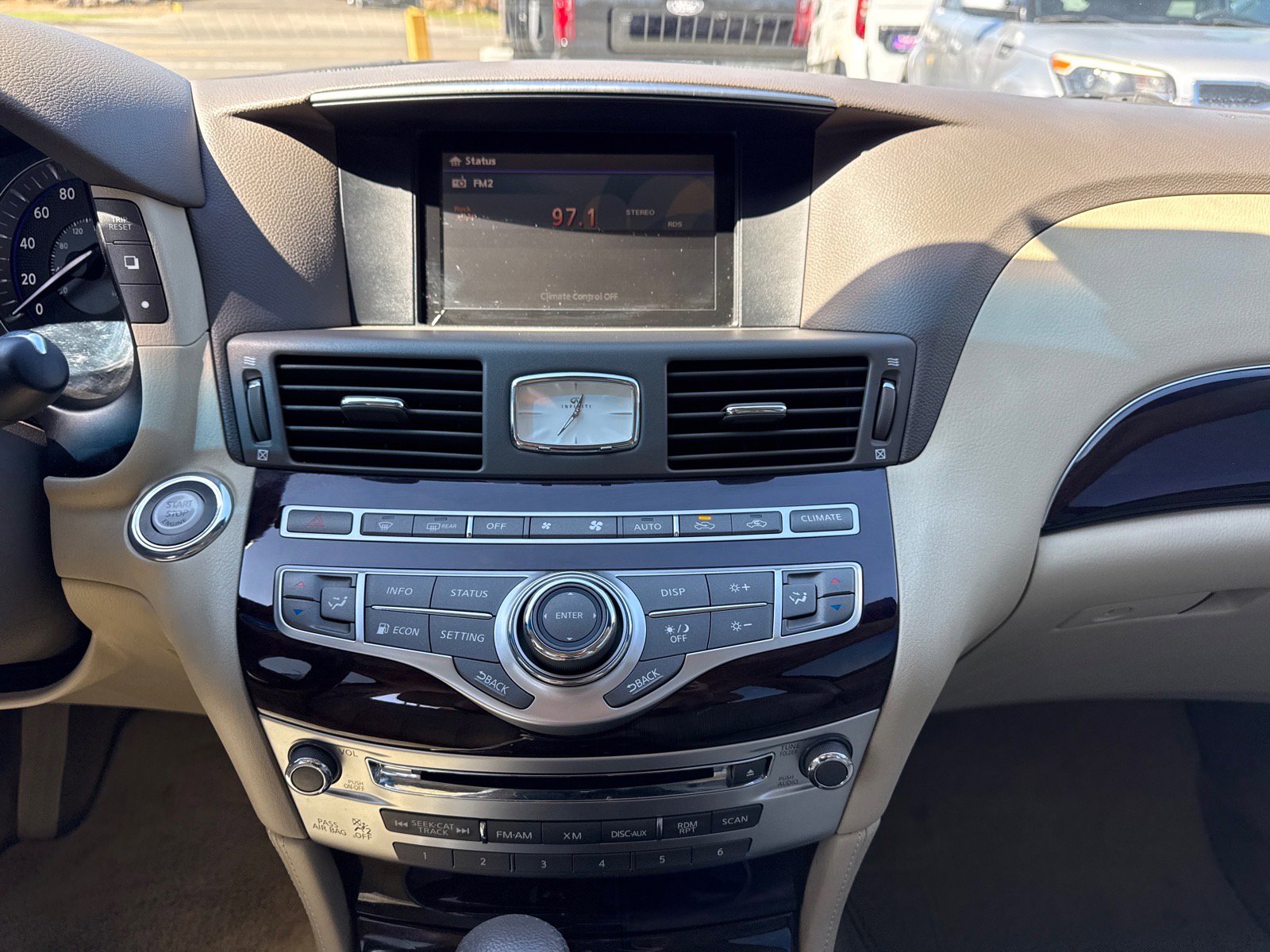 Used 2011 INFINITI M37 image 19