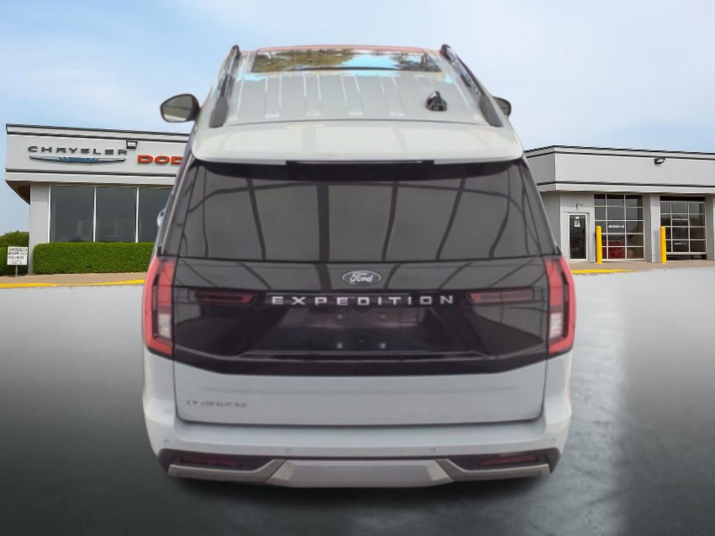 Used 2025 Ford Expedition Platinum AWD/4WD image 6