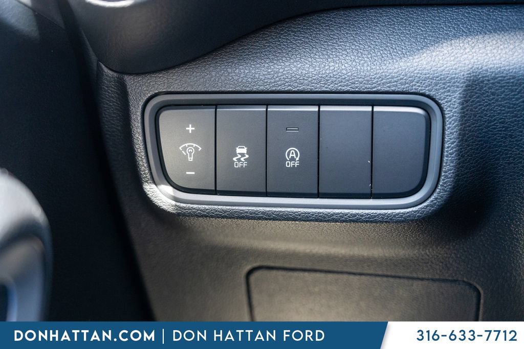 Used 2025 Kia Soul LX FWD image 16