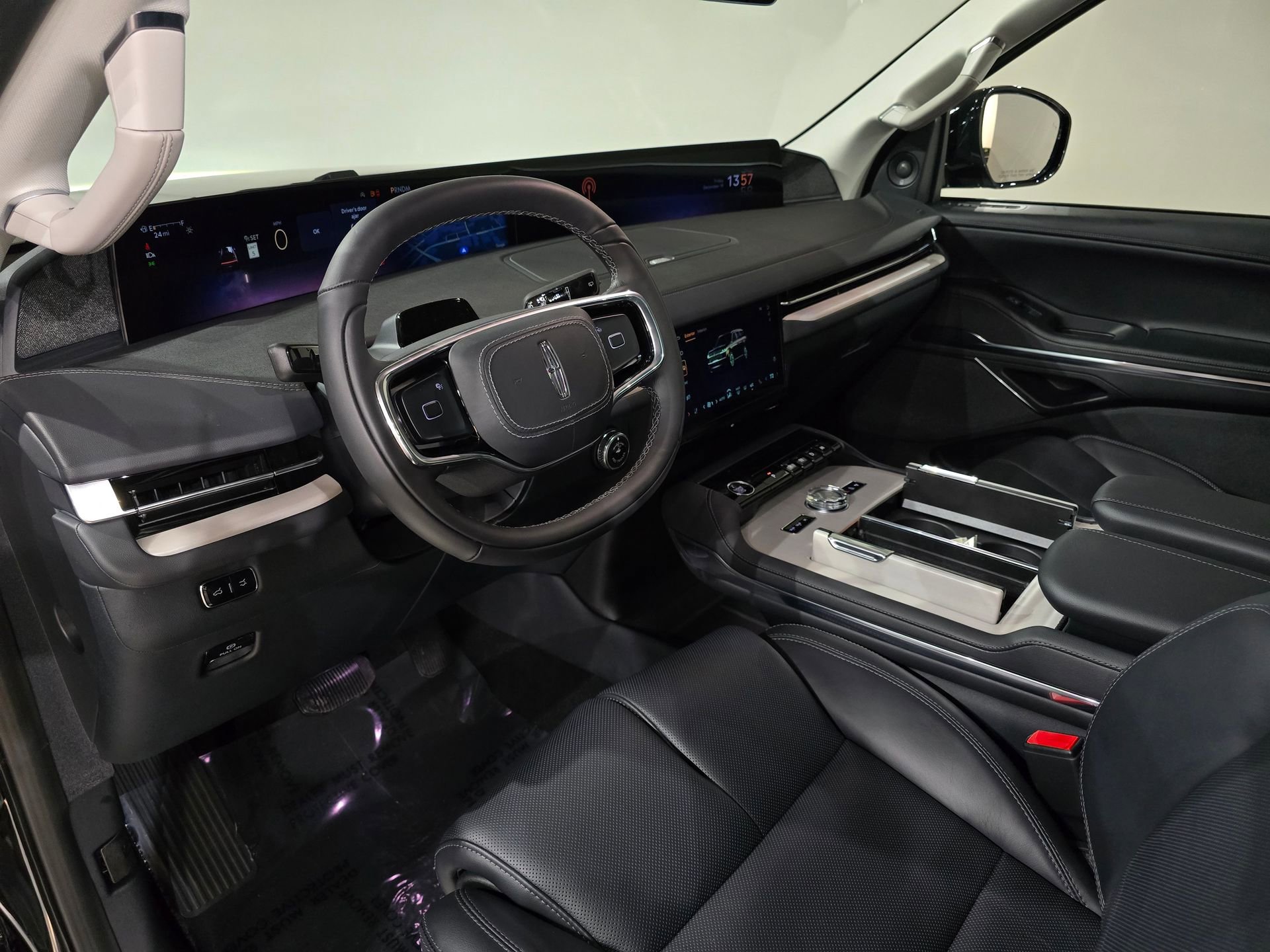 New 2025 Lincoln Navigator L Reserve image 18