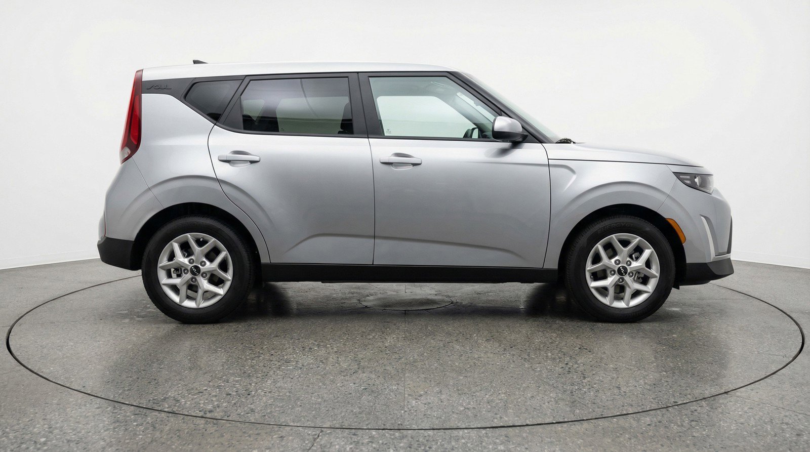 Used 2025 Kia Soul LX w/ LX Technology Package image 11