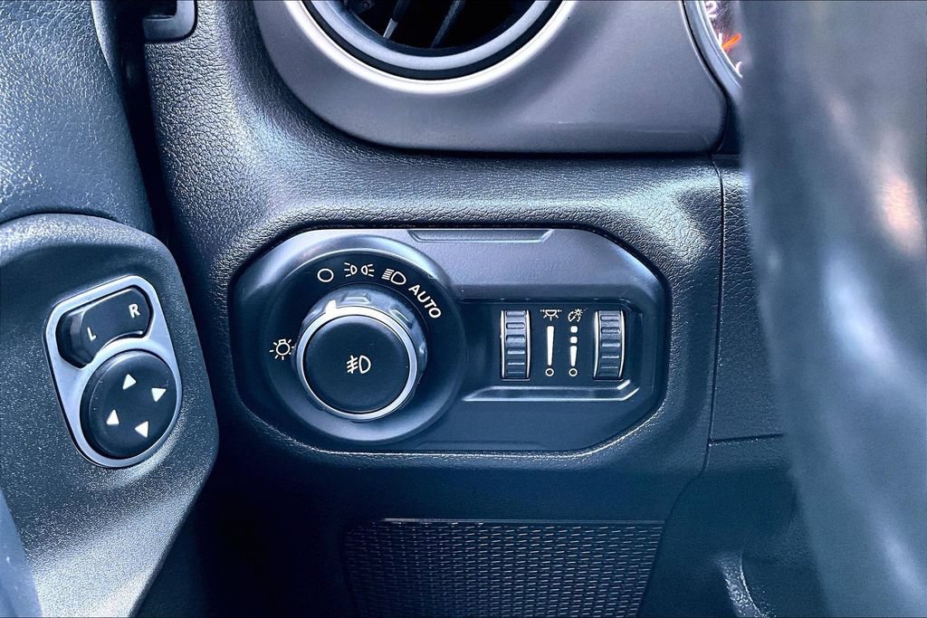Used 2019 Jeep Wrangler Unlimited Sport S AWD/4WD image 15