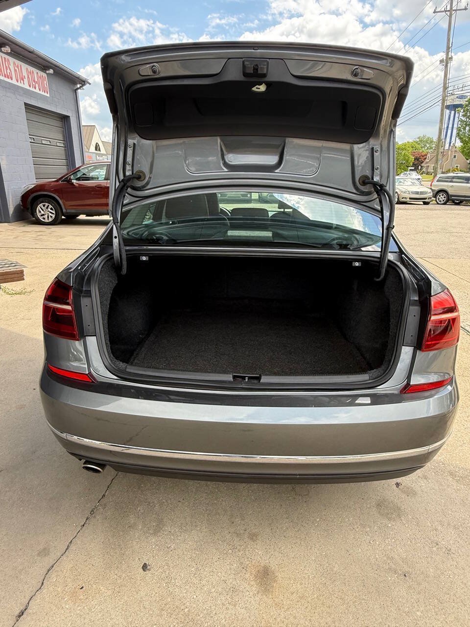 Used 2017 Volkswagen Passat 1.8T R-Line FWD image 13