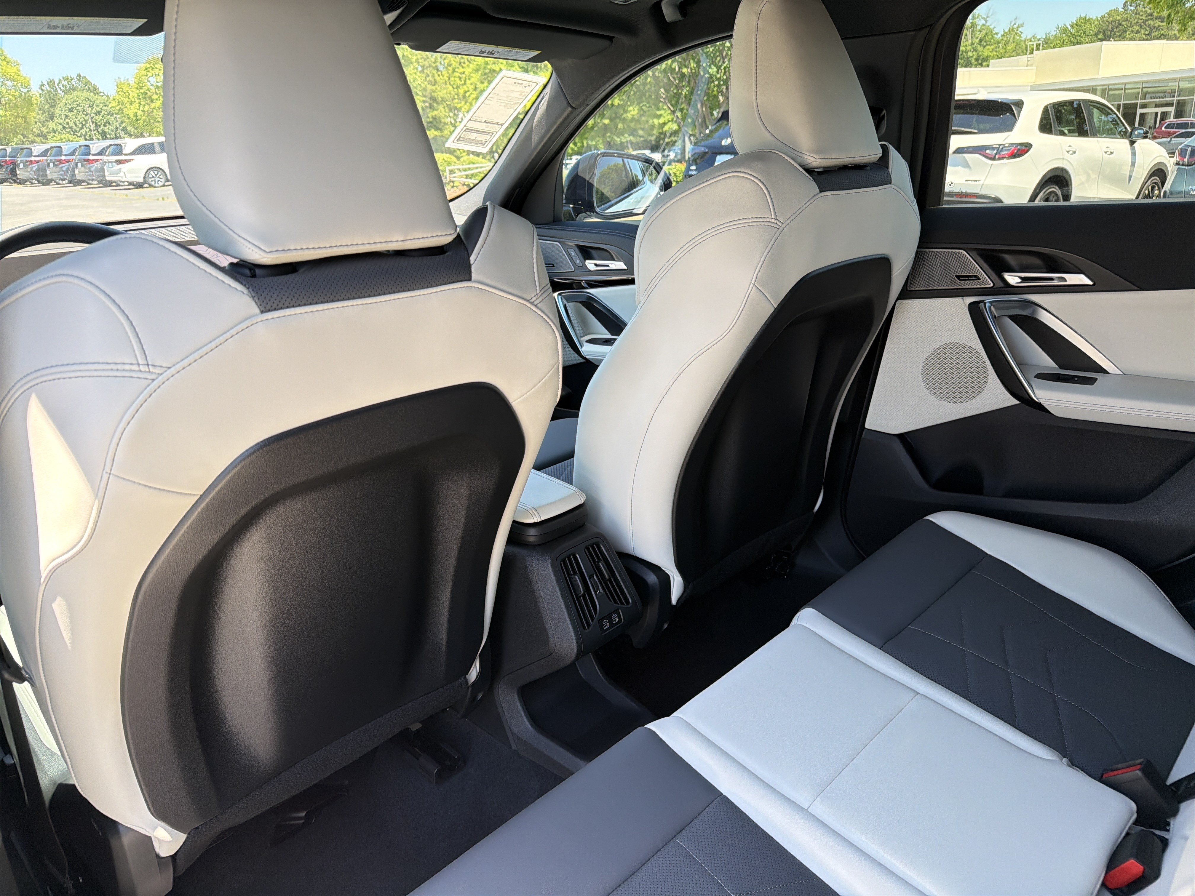 New 2026 BMW X2 xDrive28i w/ Technology Package AWD/4WD image 21