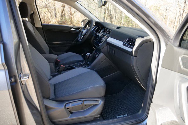 Used 2020 Volkswagen Tiguan S image 39