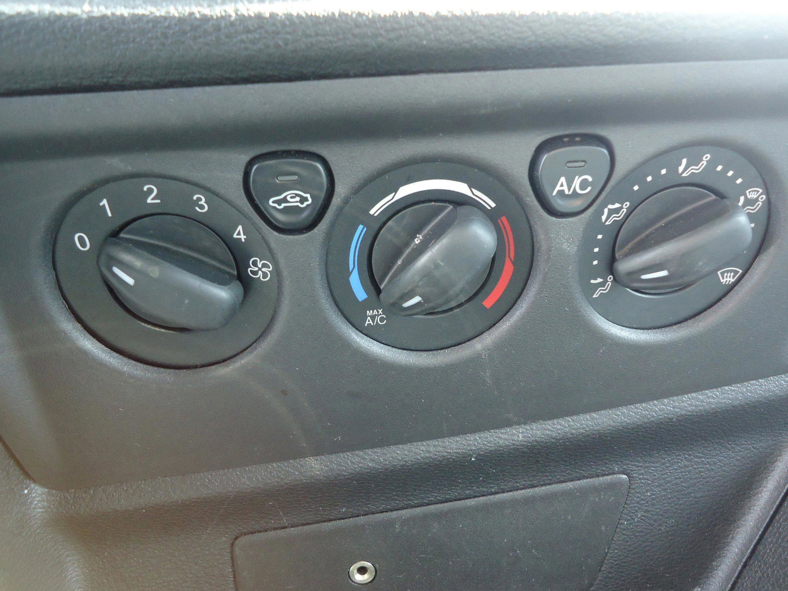 Used 2017 Ford Transit 350 XL image 18