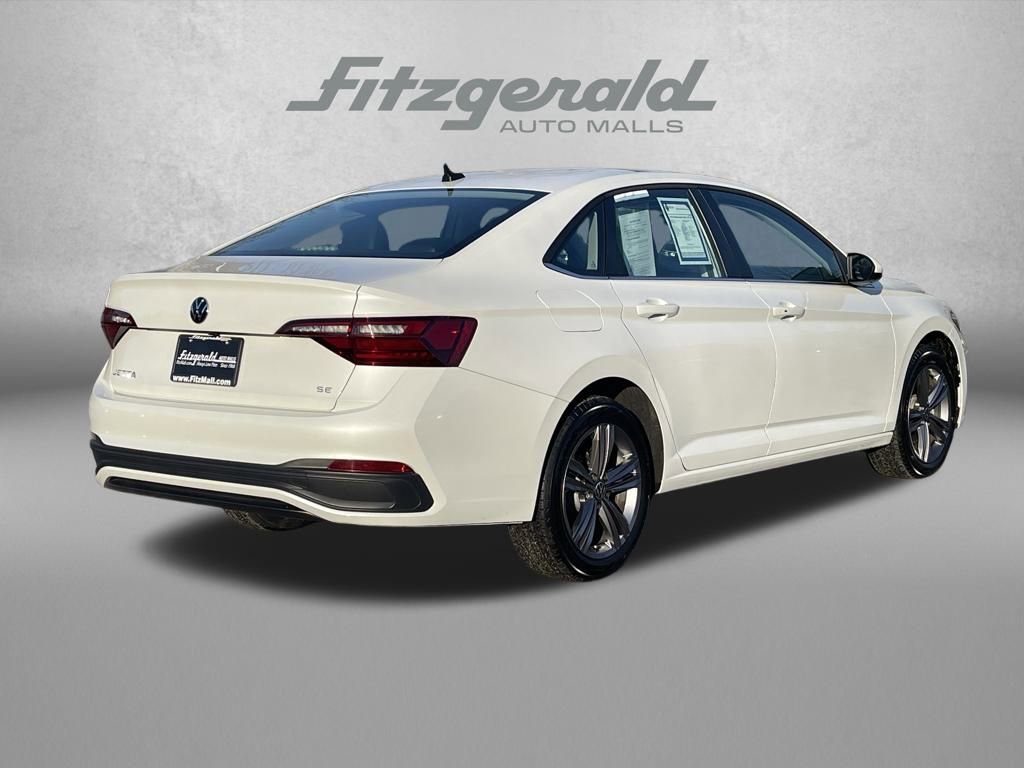 Used 2022 Volkswagen Jetta SE image 7