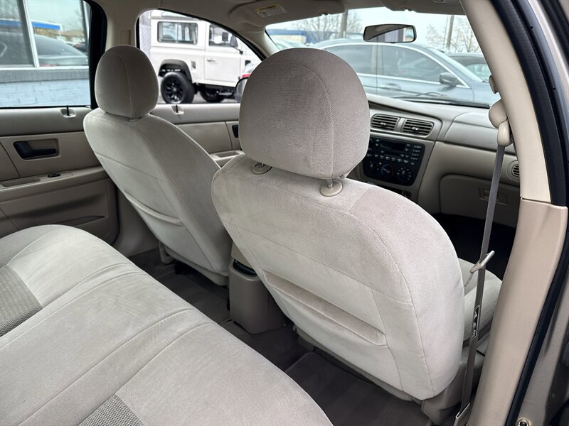 Used 2003 Ford Taurus SE image 27