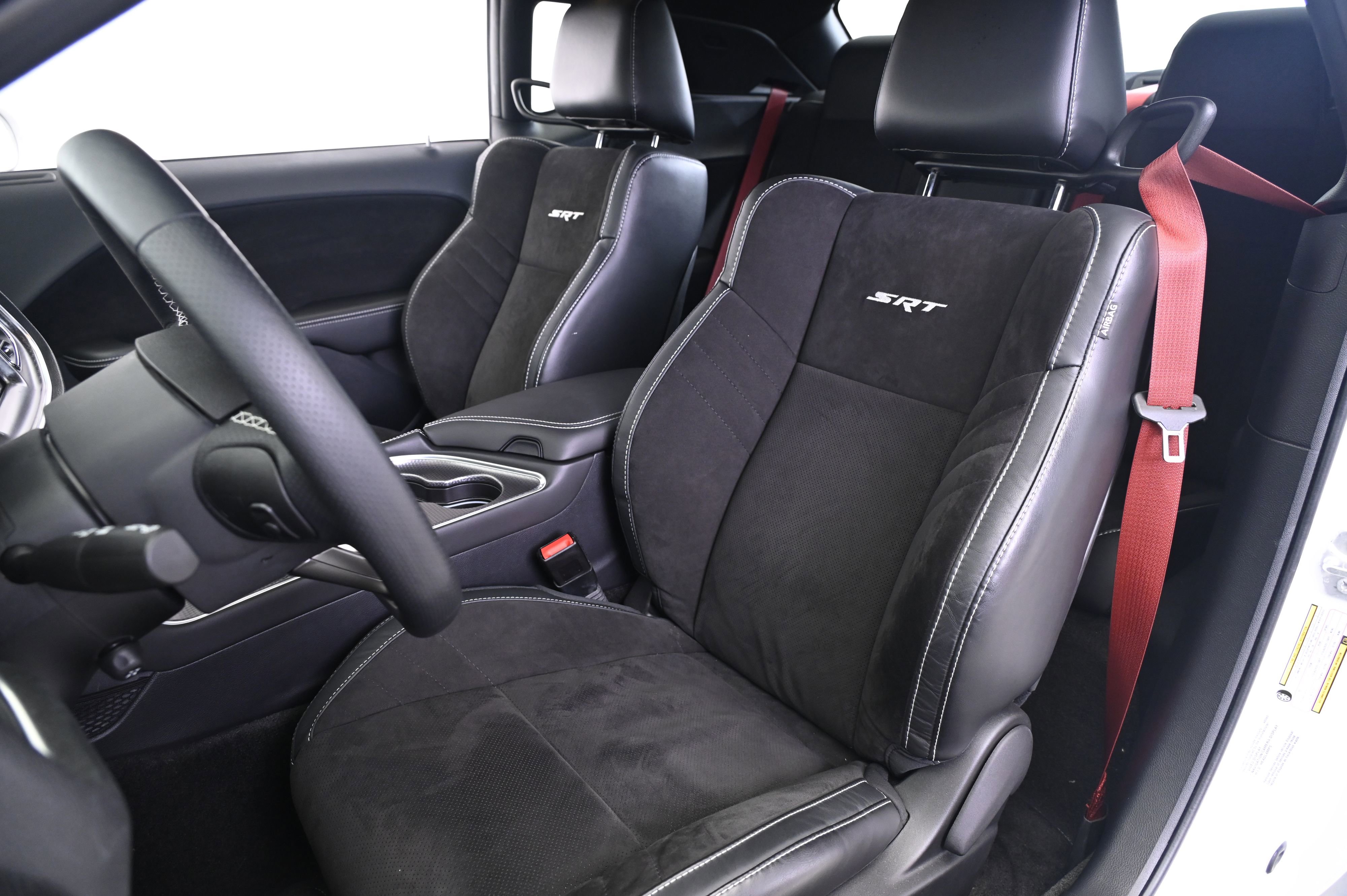 Used 2015 Dodge Challenger SRT Hellcat image 5