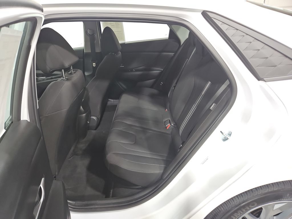 Certified 2025 Hyundai Elantra Hybrid FWD image 25