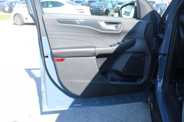 Used 2024 Ford Escape ST-Line w/ Tech Pack #1 AWD/4WD image 10