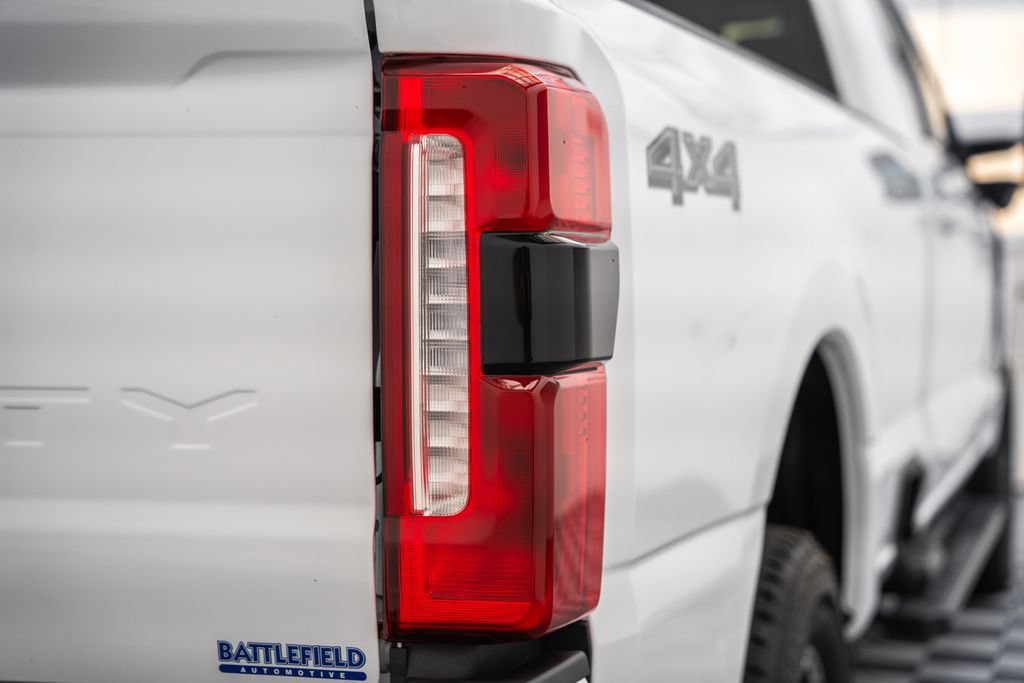 New 2026 Ford F350 XLT w/ XLT Premium Package AWD/4WD image 8