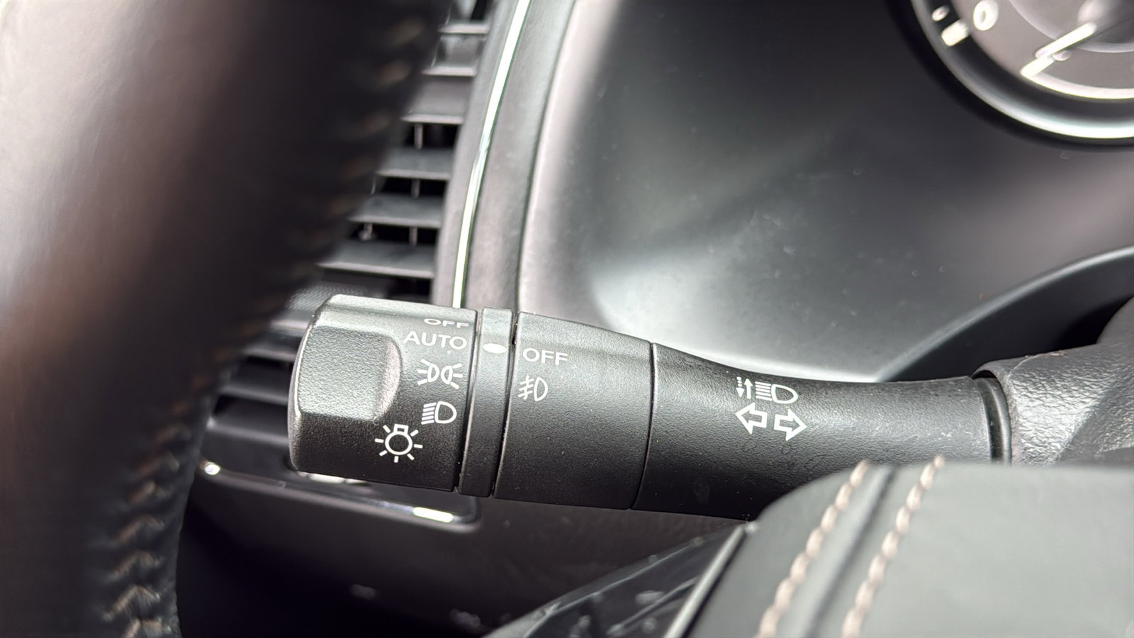 Used 2022 Nissan Armada Platinum image 15