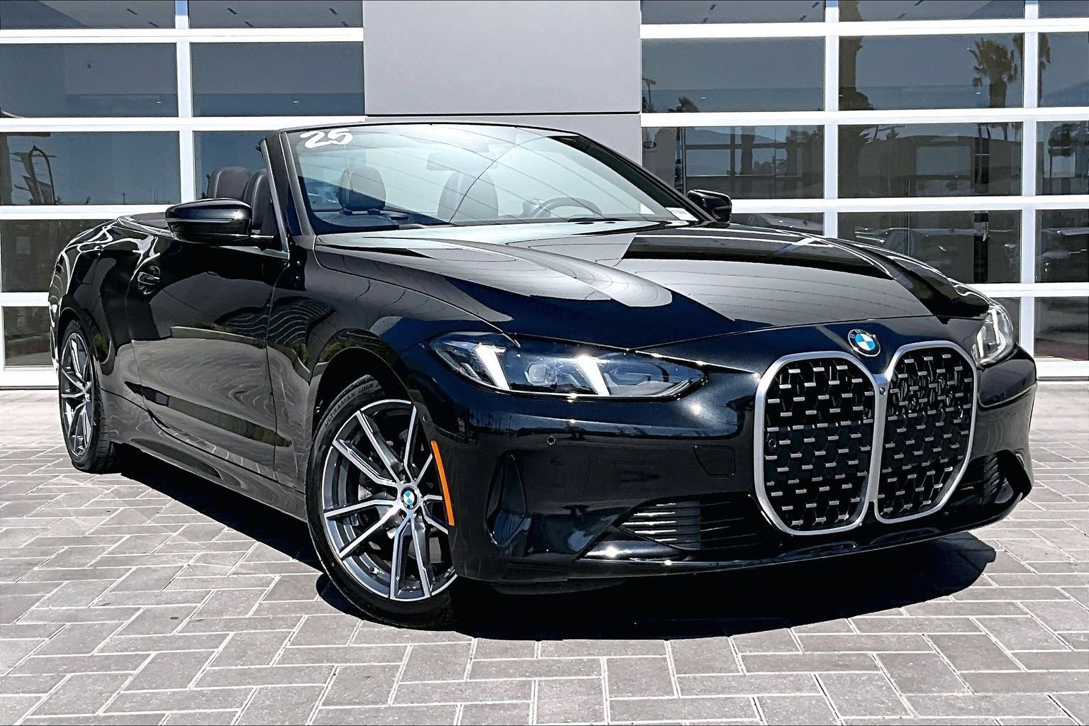 Used 2025 BMW 430i Convertible image 3