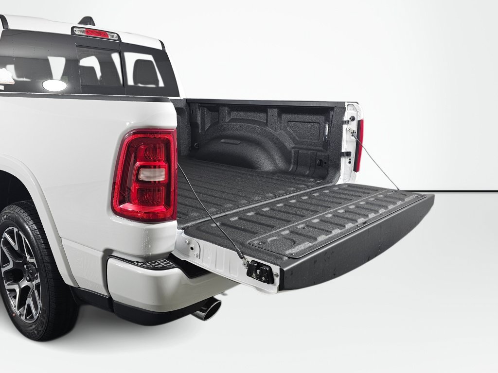 New 2026 RAM 1500 Laramie w/ Laramie Preferred Package AWD/4WD image 17
