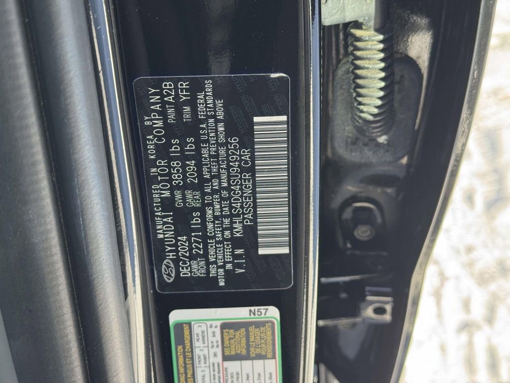 Certified 2025 Hyundai Elantra SEL image 16