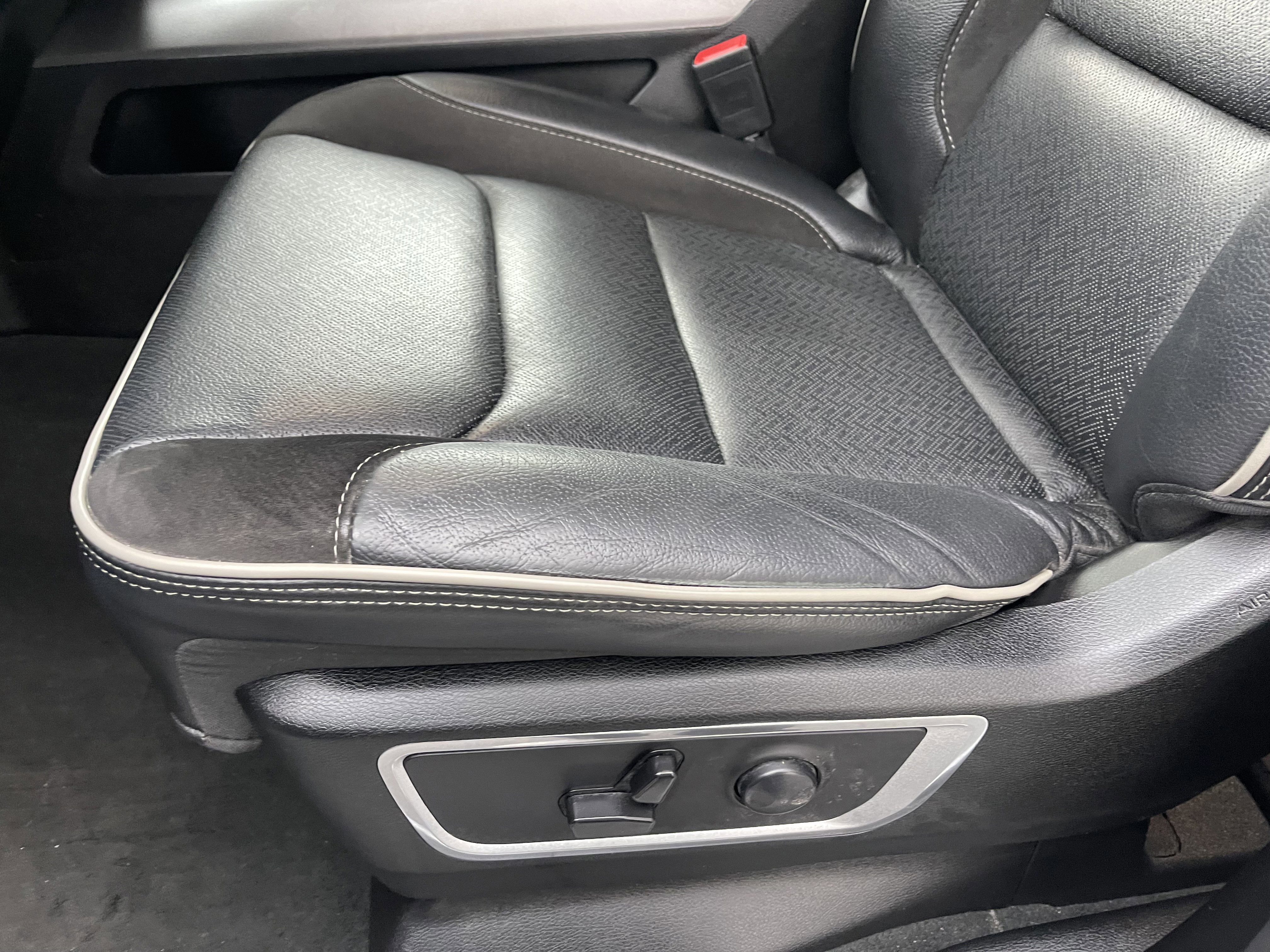 Used 2023 RAM 1500 Laramie image 15