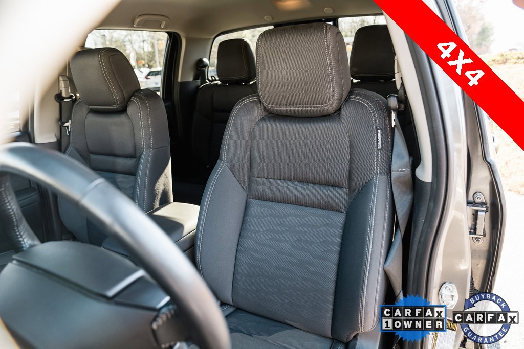 Used 2024 Nissan Frontier SV w/ Technology Package image 25