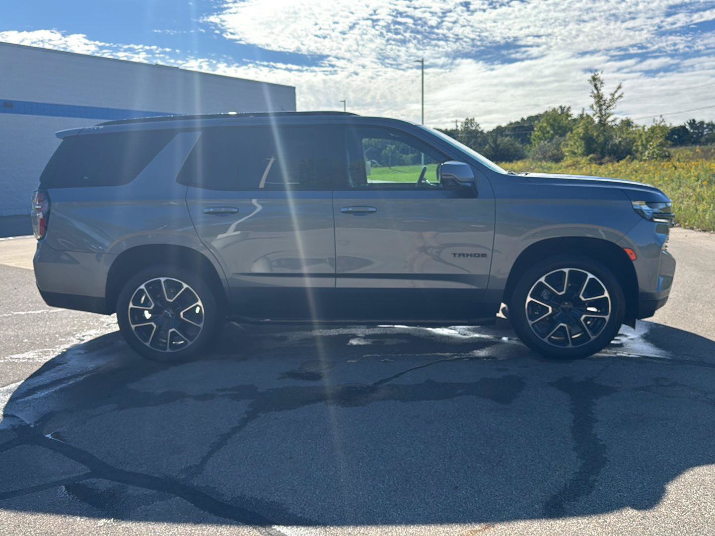 Used 2021 Chevrolet Tahoe RST w/ Luxury Package AWD/4WD image 6