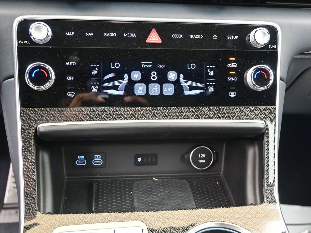 Used 2025 Genesis GV80 3.5T e-SC image 32