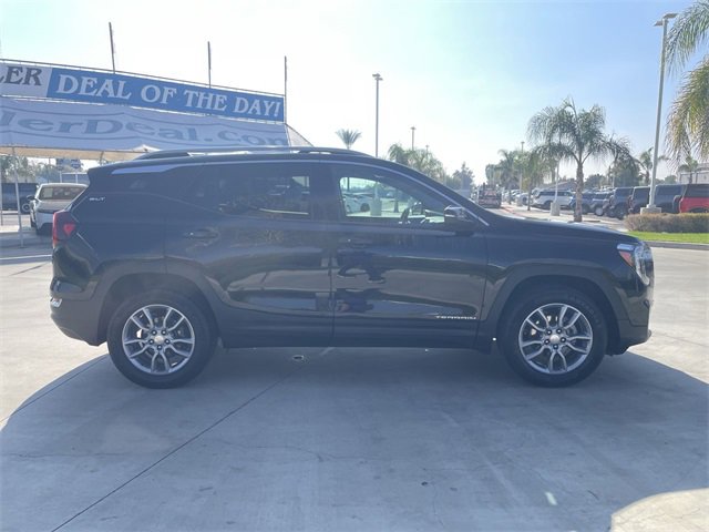 Used 2024 GMC Terrain SLT image 9