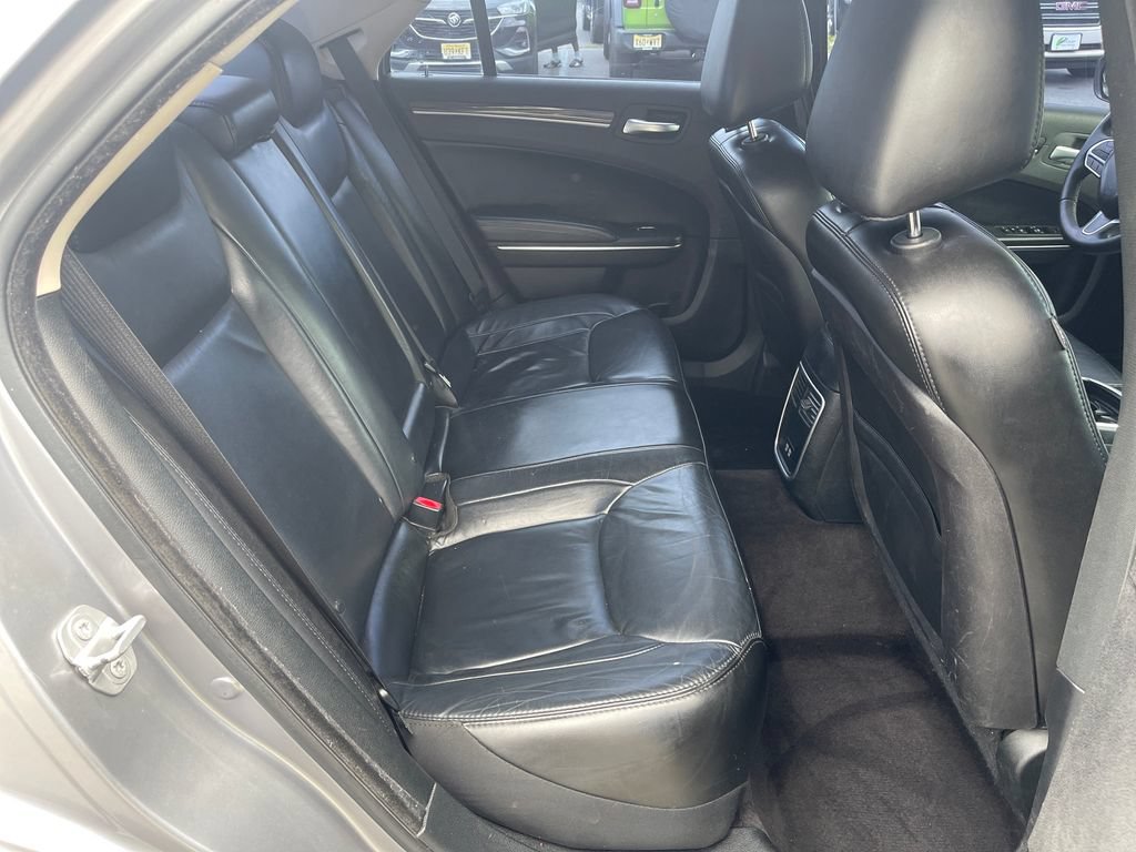 Used 2017 Chrysler 300 Limited RWD image 28