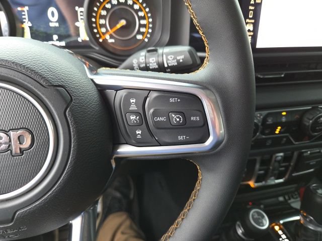 Used 2024 Jeep Wrangler Unlimited Sahara w/ Technology Group AWD/4WD image 10
