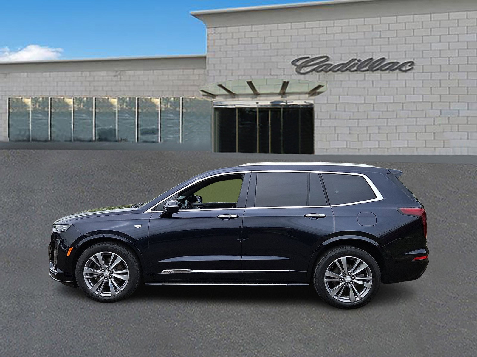 Used 2022 Cadillac XT6 Premium Luxury w/ LPO, Floor Liner Package AWD/4WD image 7