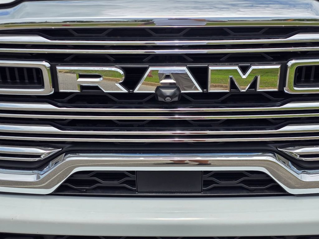 Used 2025 RAM 3500 Laramie AWD/4WD image 3