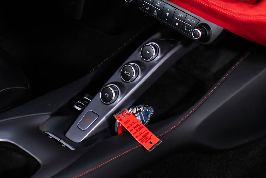 Used 2019 Ferrari Portofino RWD image 52