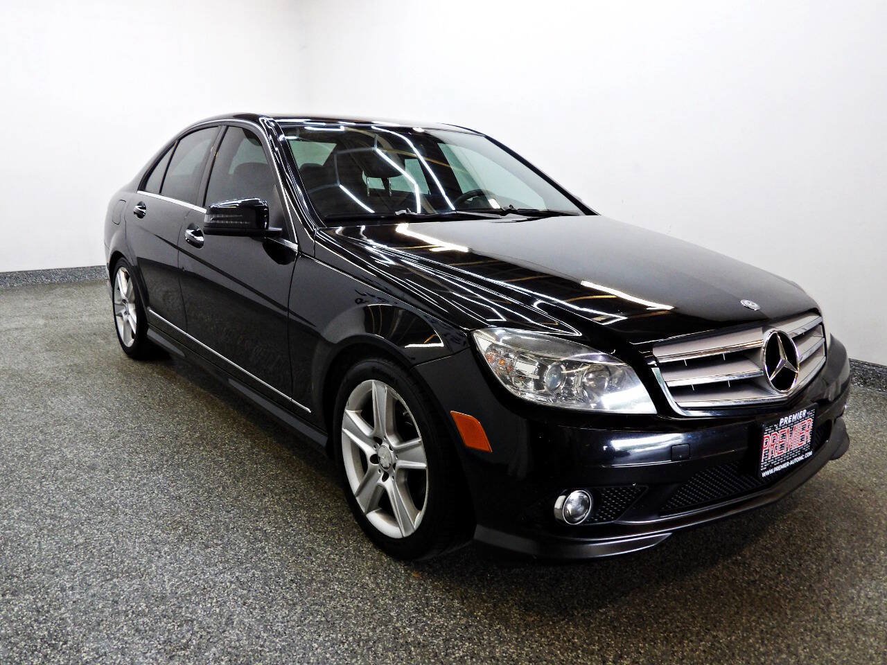 Used 2010 Mercedes-Benz C 300 Sedan image 3