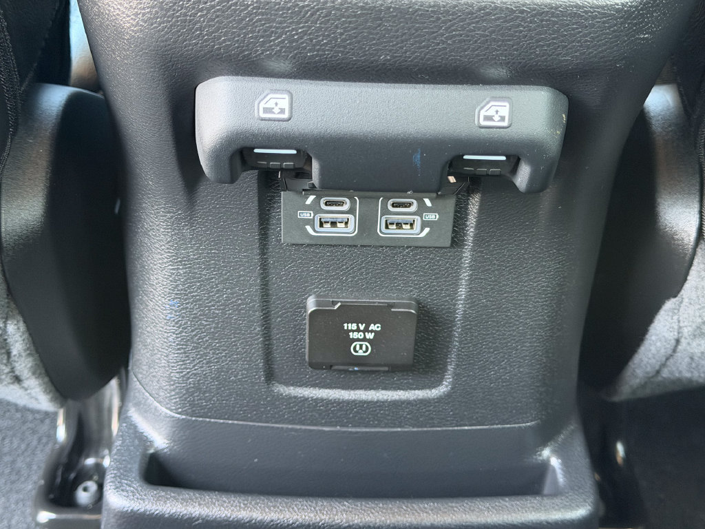 Used 2022 Jeep Wrangler Unlimited Sahara AWD/4WD image 20