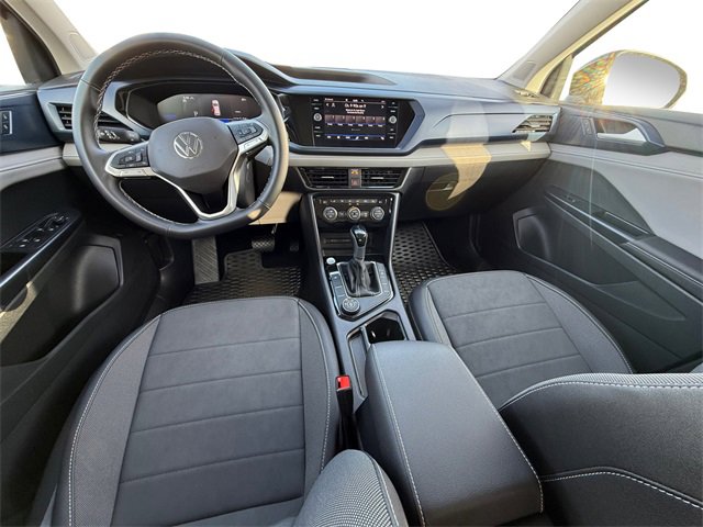Certified 2024 Volkswagen Taos SE w/ Panoramic Sunroof Package image 12