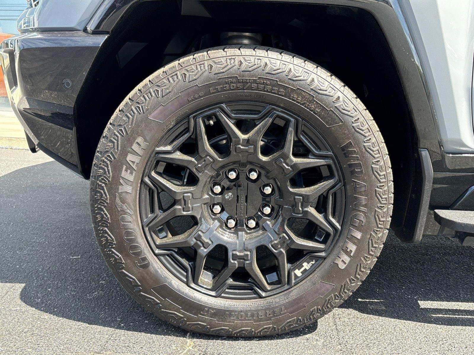 Used 2025 GMC Hummer EV 2X AWD/4WD image 10