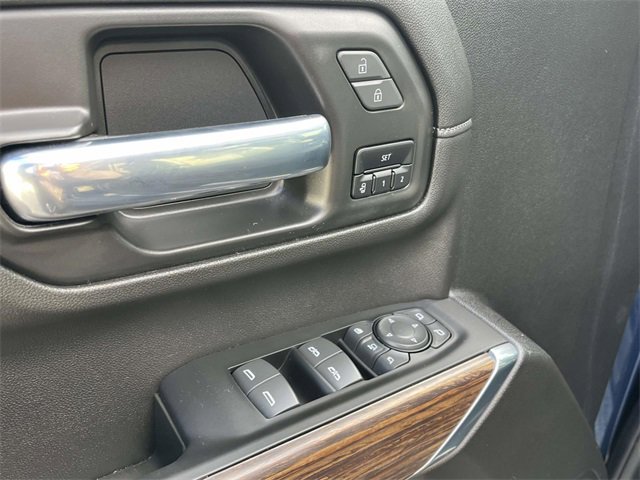 Used 2023 Chevrolet Silverado 2500 High Country w/ Z71 Off-Road Package image 18