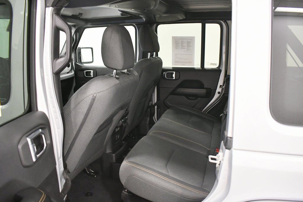 Used 2024 Jeep Wrangler Unlimited Sahara image 14