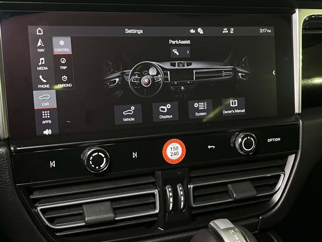 Certified 2026 Porsche Macan AWD/4WD image 30