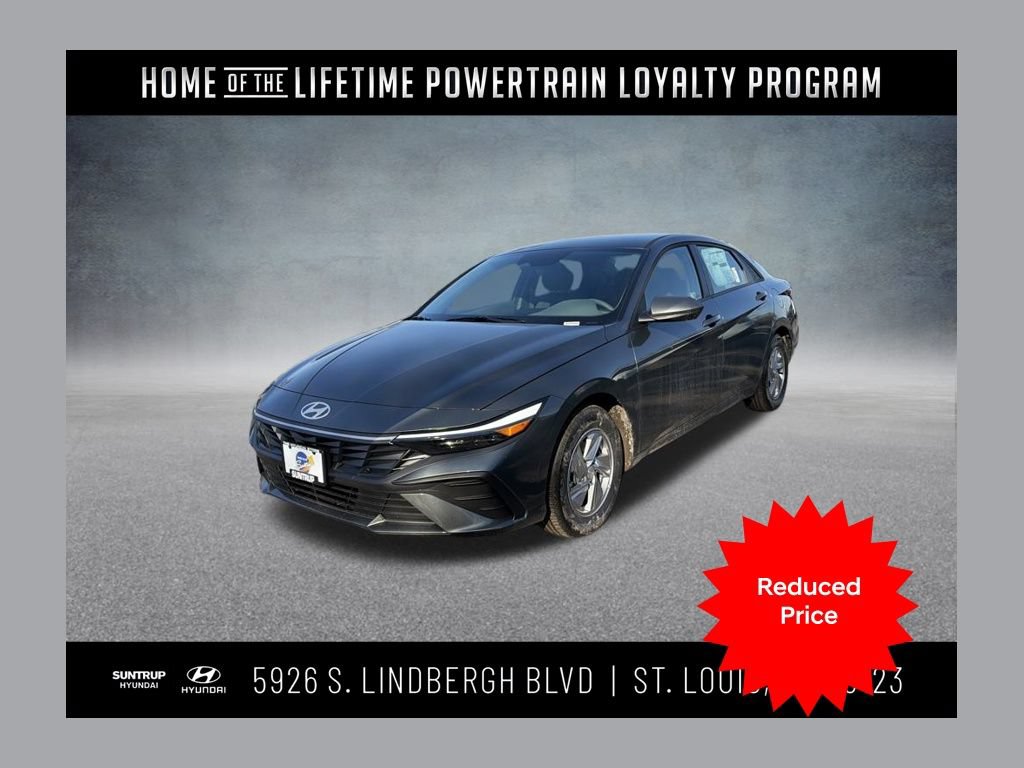 Used 2026 Hyundai Elantra SE FWD image 1