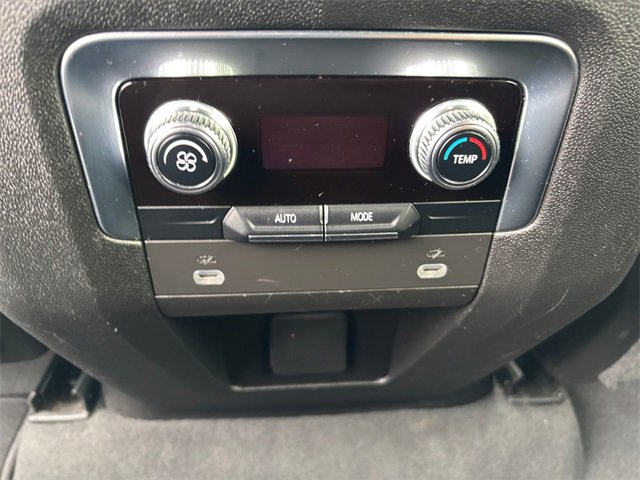 Used 2023 GMC Yukon XL SLE image 26