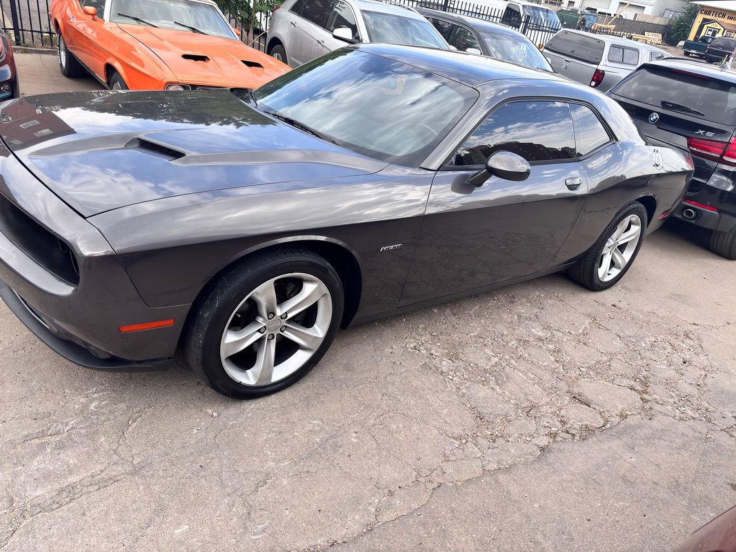 Used 2016 Dodge Challenger R/T image 30