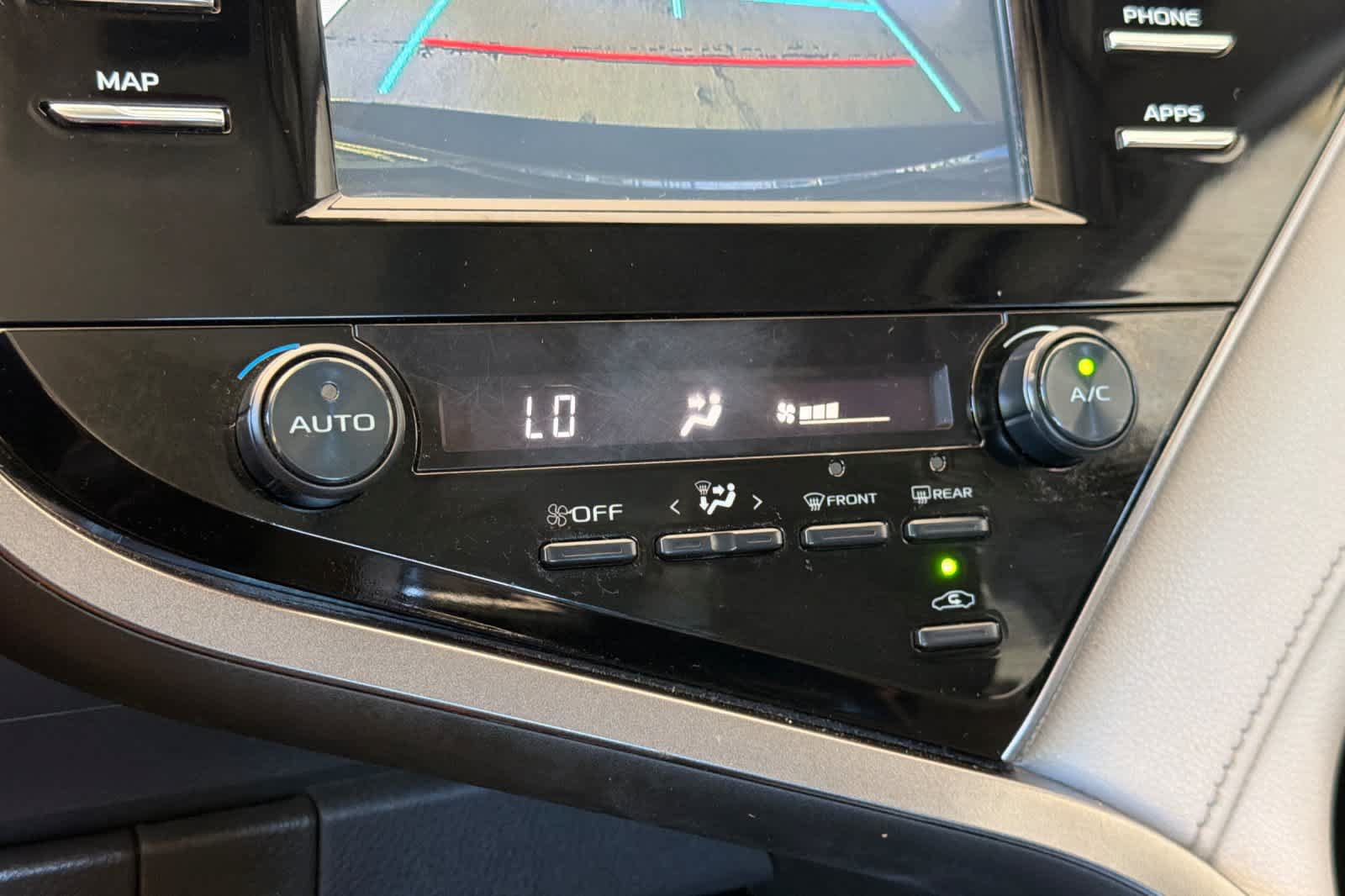 Used 2019 Toyota Camry SE FWD image 20