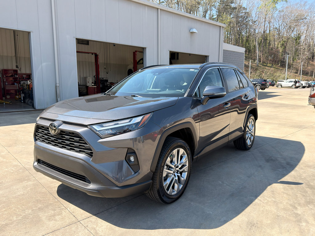 Used 2023 Toyota RAV4 XLE Premium image 7