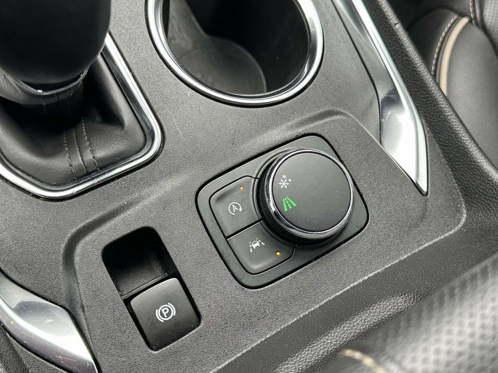 Certified 2023 Chevrolet Traverse Premier w/ LPO, Floor Liner Package image 30