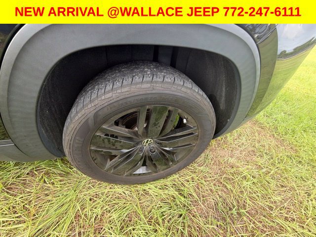 Used 2020 Volkswagen Atlas Cross Sport SE w/ Panoramic Sunroof Package FWD image 10
