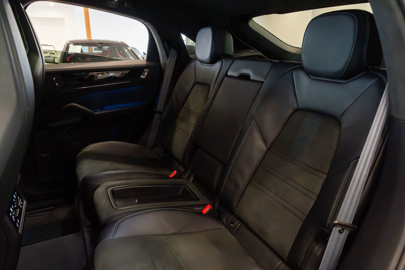 Used 2024 Porsche Cayenne Turbo GT image 22