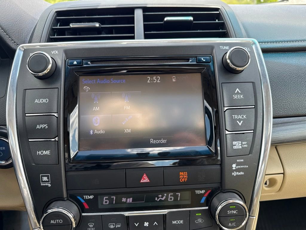Used 2015 Toyota Camry XLE w/ Moonroof Package FWD image 13