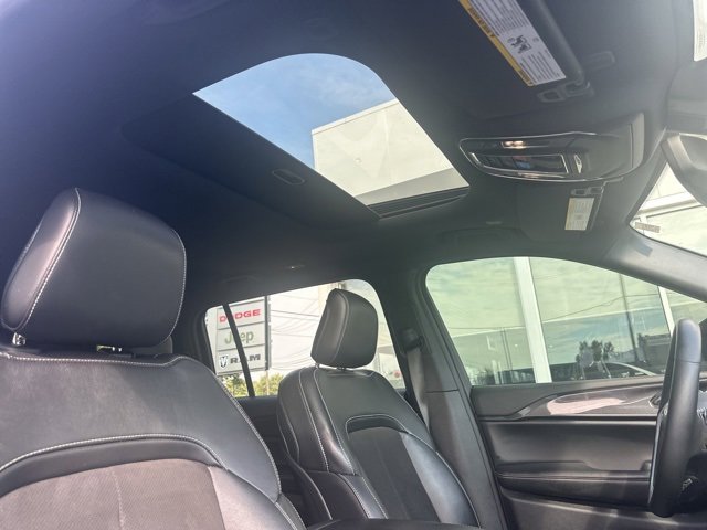 Used 2022 Jeep Grand Cherokee L Laredo image 23