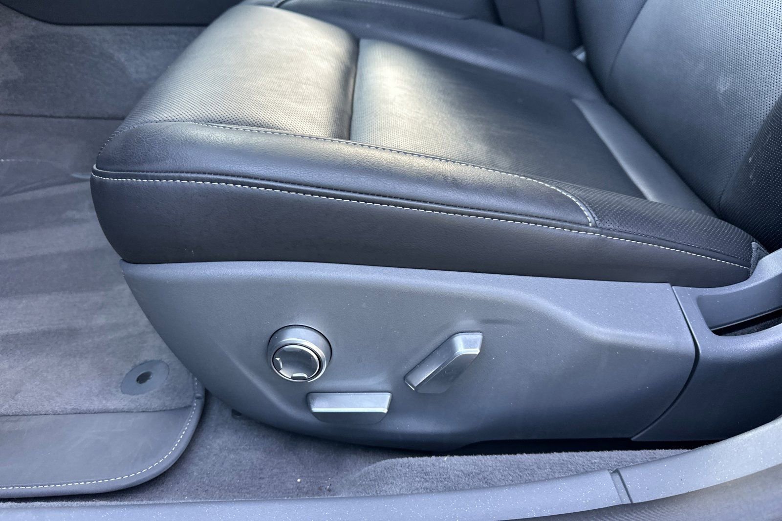 Used 2024 Lucid Air Pure image 14